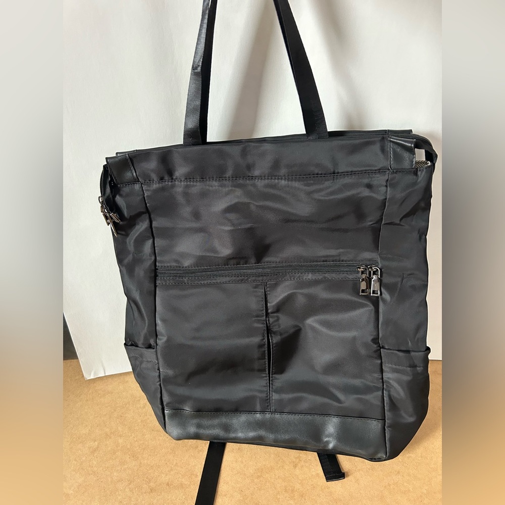 Convertible tote to backpack NWOT